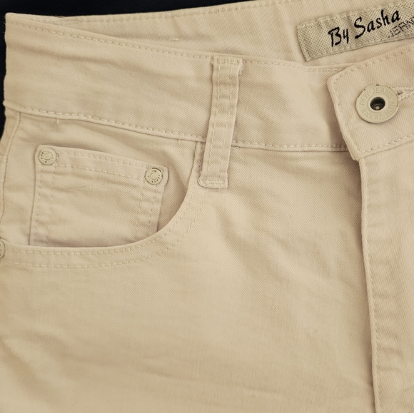 Denim&Co Light Blue and BY Sasha White Jean Shorts Set - Picture 7 of 7